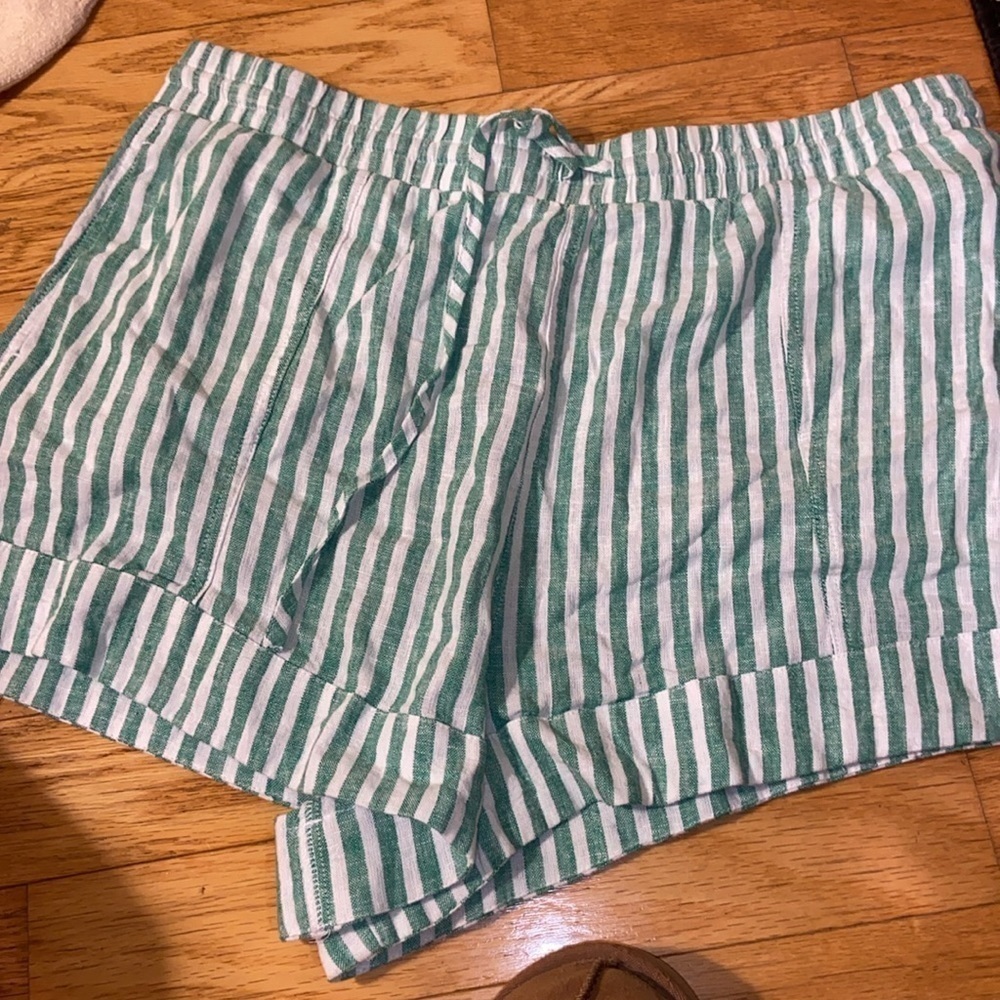 Universal Threads
Universal Thread
Green & White Stripe
Linen High Rise
Shorts - Picture 5 of 8
